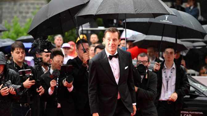 Clive Owen
