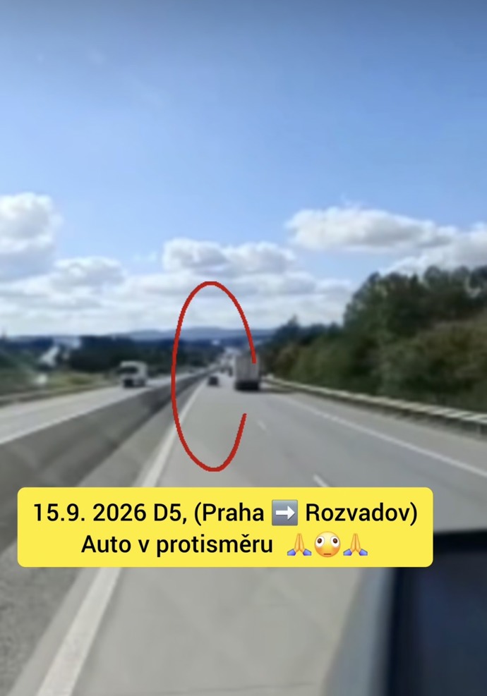 Stačila chvíle a incident mohl skončit tragicky. Řidič kamionu Dominik Petrov na dálnici D5 u Boru na Tachovsku na poslední chvíli uhnul osobnímu autu, které jelo v protisměru.