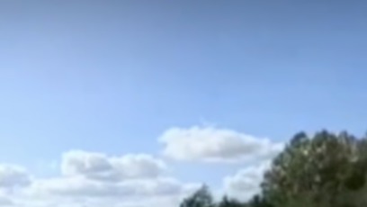 FOTO: Stačila chvíle a incident mohl skončit tragicky. Řidič kamionu Dominik Petrov na dálnici D5 u Boru na Tachovsku na poslední chvíli uhnul osobnímu autu, které jelo v protisměru.