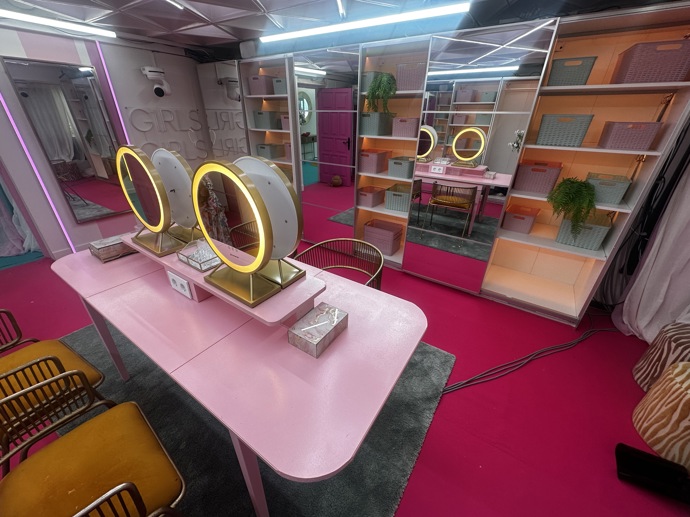 Makeup room. 