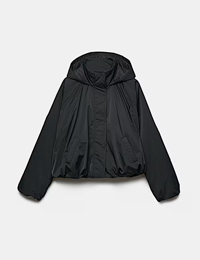 Odolná bunda bombe s kapucí, Marks&Spencer, 1499 Kč