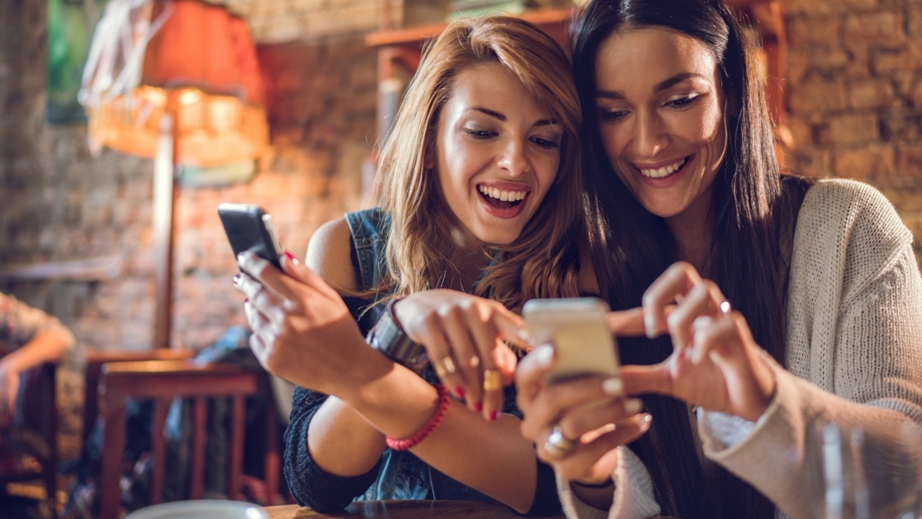 Jakou SMS mu poslat po prvním rande? Jakou SMS mu poslat po prvním rande?
