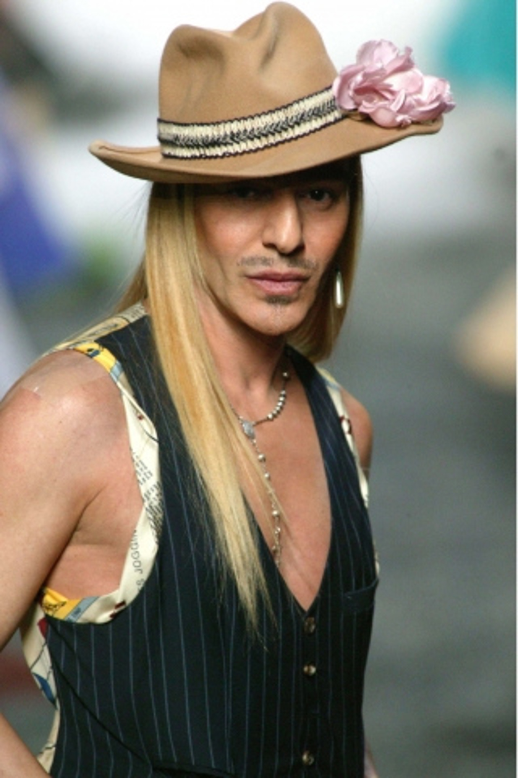 John Galliano: Muž, co se nebojí snít John Galliano: Muž, co se nebojí snít
