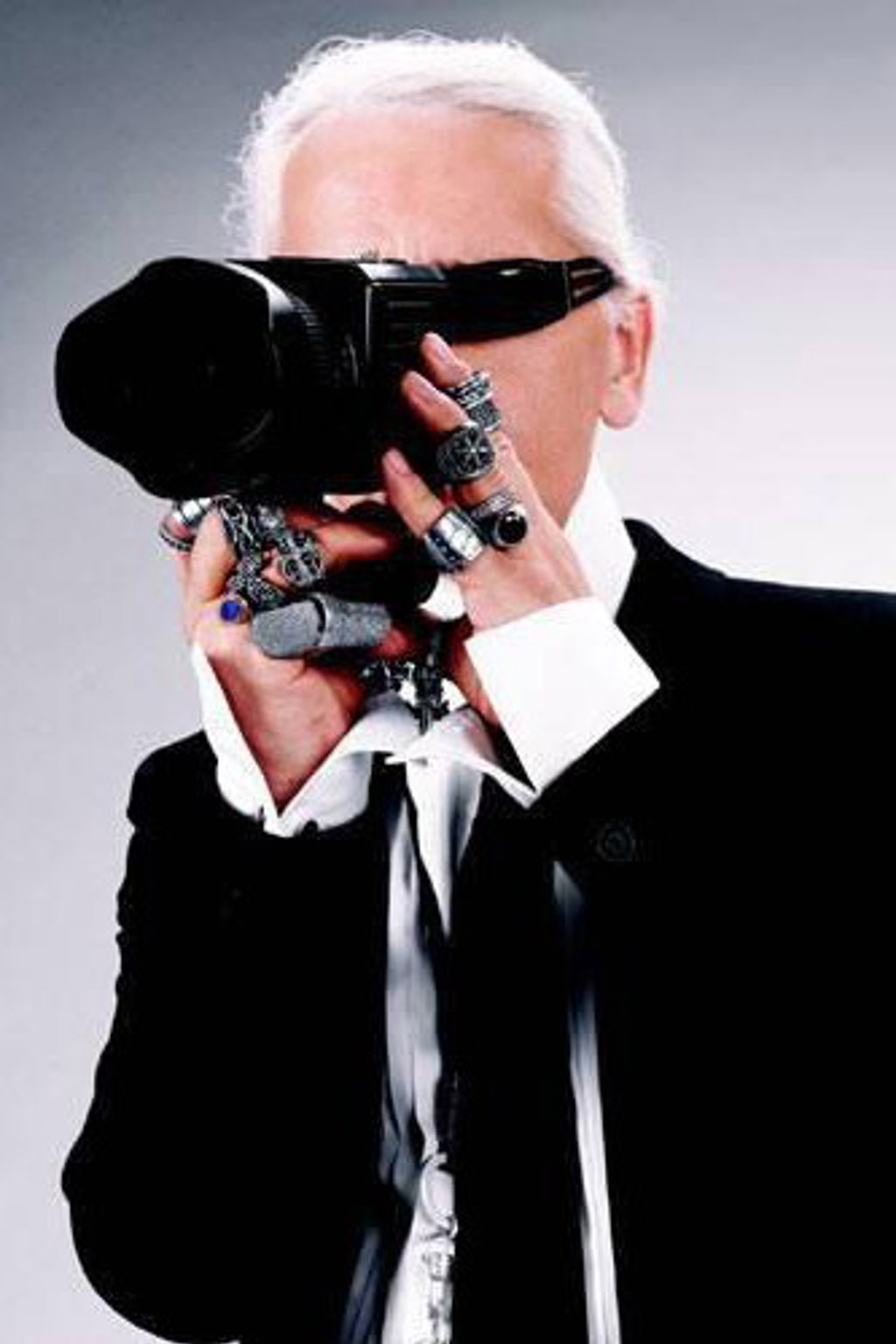 Karl Lagerfeld vystavuje Karl Lagerfeld vystavuje
