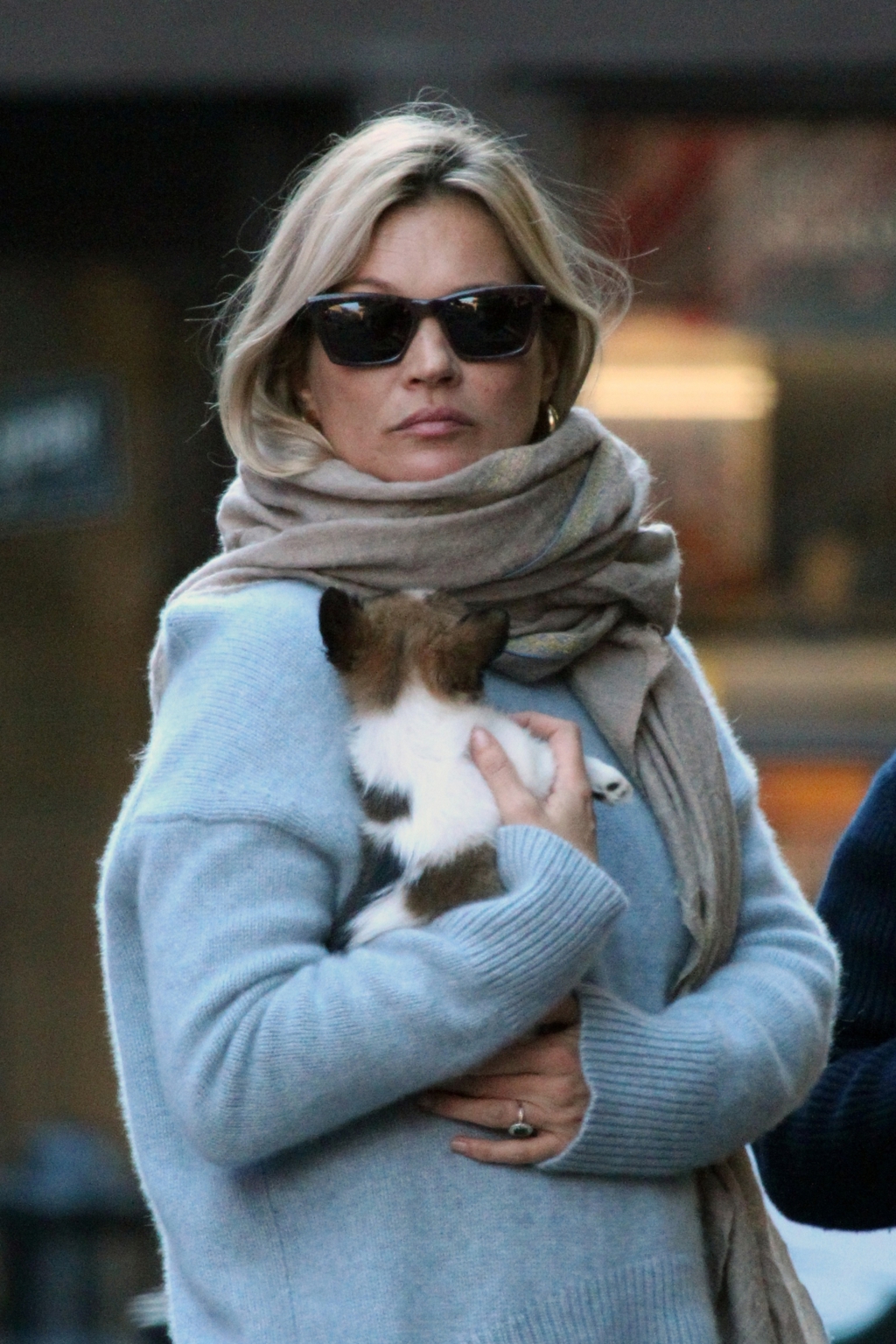 Kate Moss v Londýně s novým kamarádem Kate Moss v Londýně s novým kamarádem
