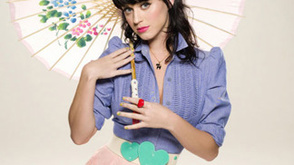 Katy Perry vyhrožuje těhotenstvím