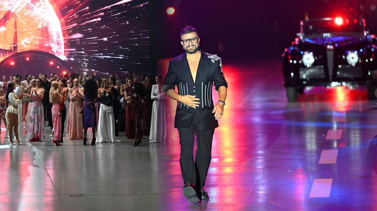 Divoká show Osmanyho Laffity. Polonahá Krainová s Makarenko, drahá auta i vytěžené miliony Osmany Laffita předvedl velkolepou show. Cinkaly miliony a o nahotu nebyla nouze