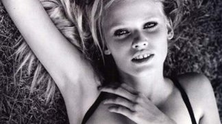 Lara Stone tváří Calvina Kleina