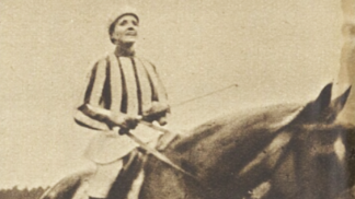 Lata Brandisová v sedle klisny Norma, Velká pardubická 1937.