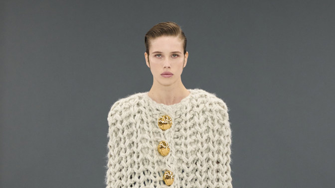 

Prohlédněte si kolekci Loewe Spring Summer 2024...
