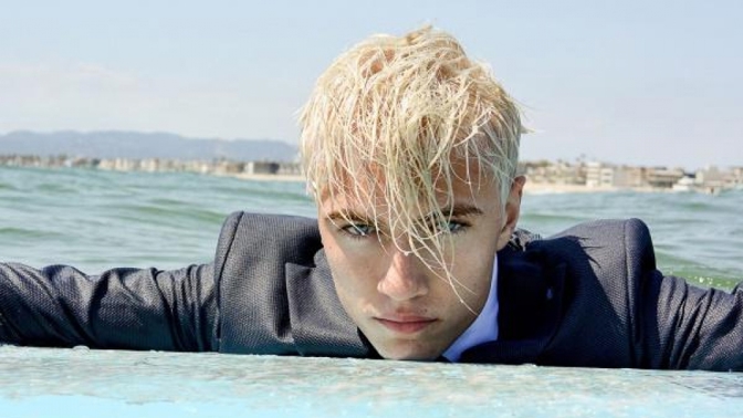 Lucky Blue Smith – to je teď On!