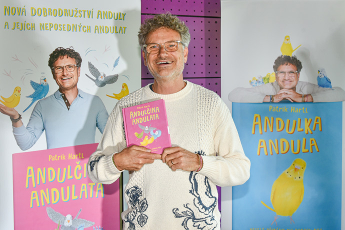 Patrik Hartl s novou dětskou knihou Andulčina Andulata.
