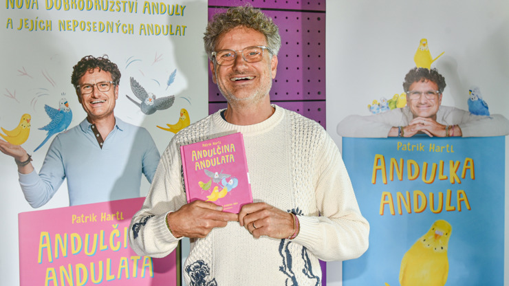 Patrik Hartl s novou dětskou knihou Andulčina Andulata.