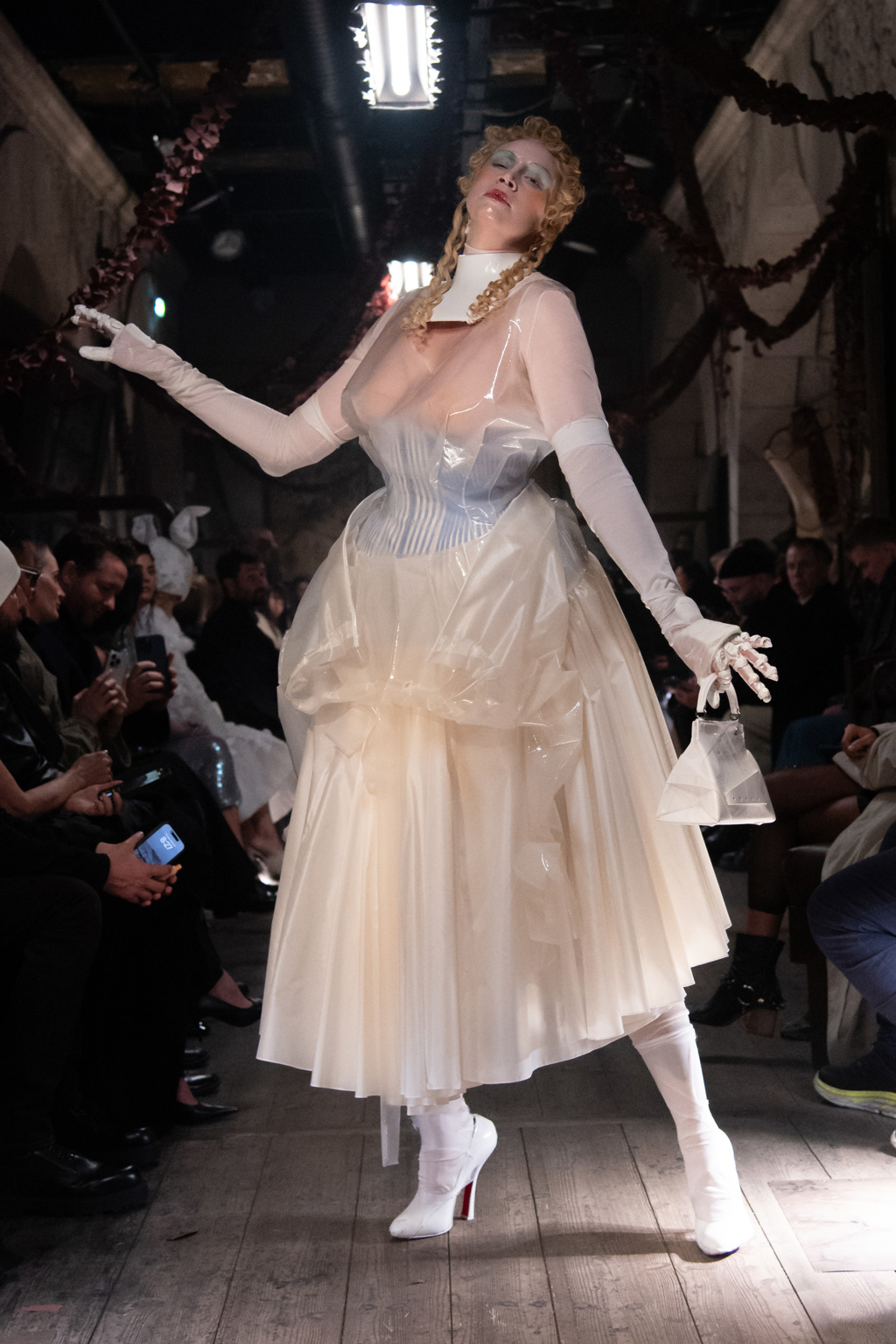 Prohlédněte si kolekci Maison Margiela Artisanal Collection 2024
Prohlédněte si kolekci Maison Margiela Artisanal Collection 2024