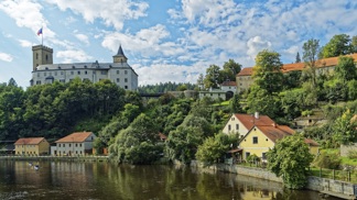 Kvíz: Nejvyšší most, největší rybník i nejvyšší věž. Jak dobře znáte nej Česka?