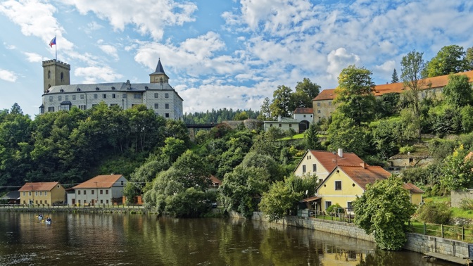 Kvíz: Nejvyšší most, největší rybník i nejvyšší věž. Jak dobře znáte nej Česka?