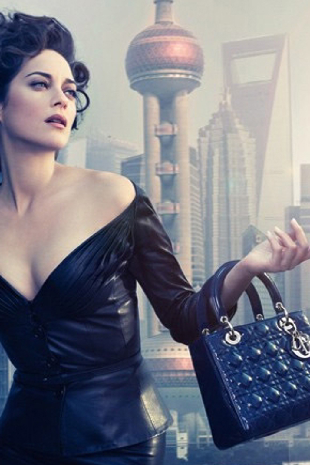 Marion Cotillard jako Lady Blue