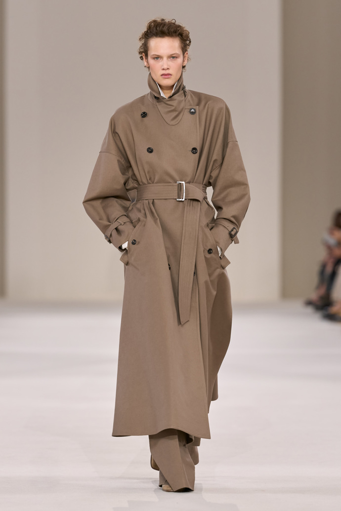 Módní předpověď z Itálie. Co budeme nosit příští rok podle trendů z Milána? Gucci vsadil na zralé ženy Módní předpověď z Itálie. Co budeme nosit příští rok podle trendů z Milána? Gucci vsadil na zralé ženy