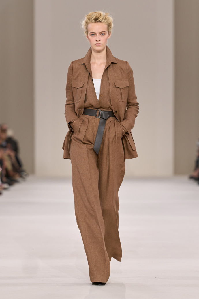 Módní předpověď z Itálie. Co budeme nosit příští rok podle trendů z Milána? Gucci vsadil na zralé ženy Módní předpověď z Itálie. Co budeme nosit příští rok podle trendů z Milána? Gucci vsadil na zralé ženy