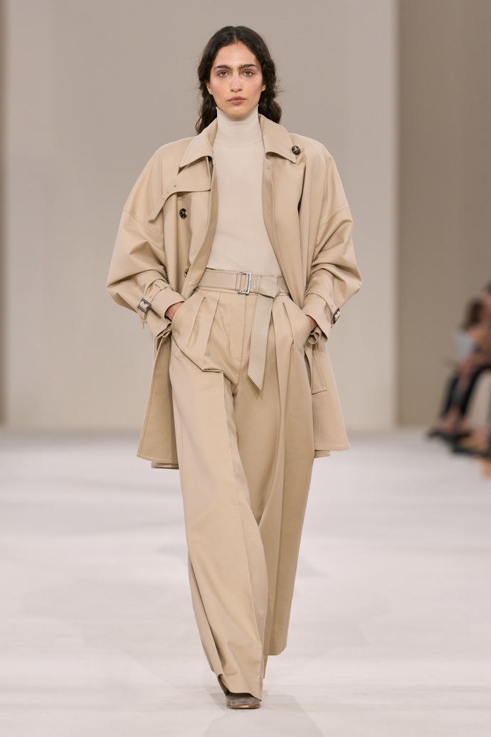 Módní předpověď z Itálie. Co budeme nosit příští rok podle trendů z Milána? Gucci vsadil na zralé ženy Módní předpověď z Itálie. Co budeme nosit příští rok podle trendů z Milána? Gucci vsadil na zralé ženy
