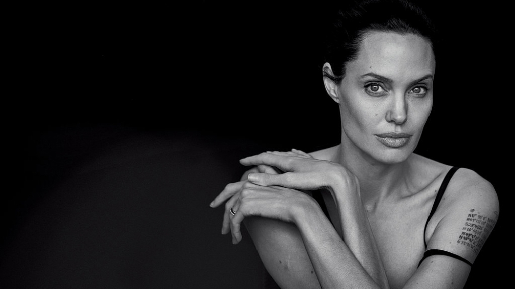 Megašťastná Angelina Jolie Megašťastná Angelina Jolie