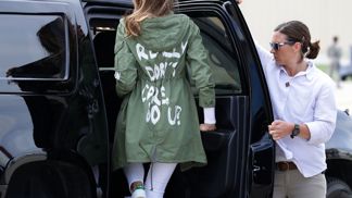 Melania Trump oblékla kabát, který raději měla nechat ve skříni