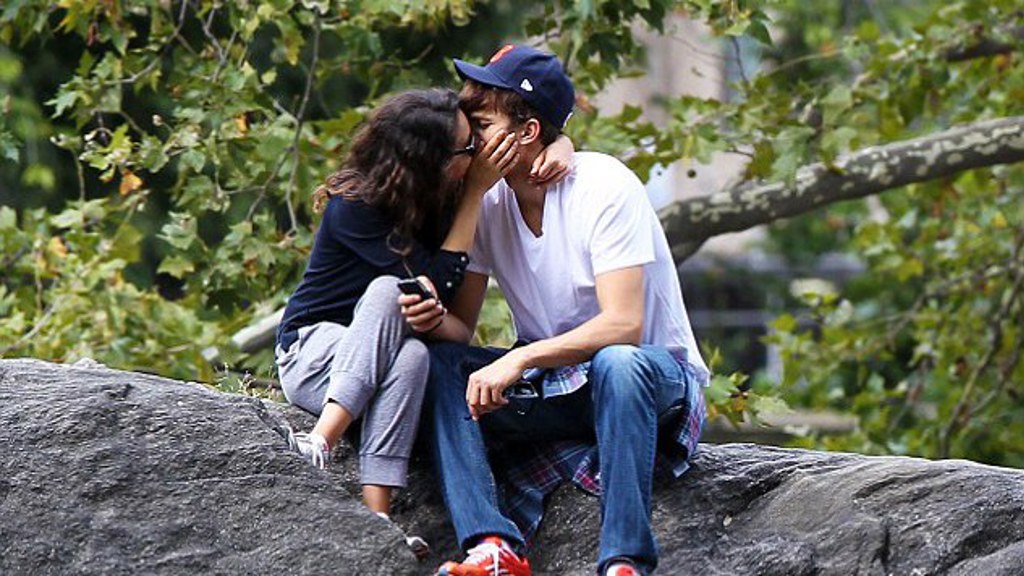 Mila Kunis se zasnoubila!