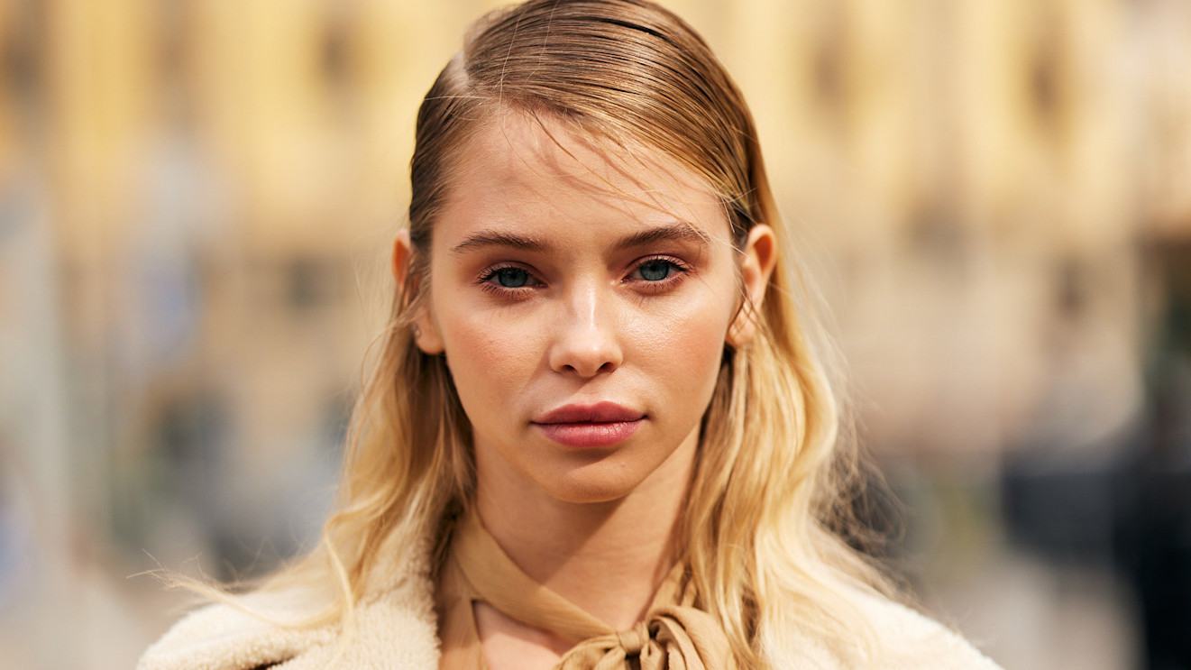 Wet hair inspo na Milano Fashion Week 2025