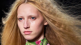 Undone: 5 make-up trendů, které nás na jaře učí kráse nedokonalosti