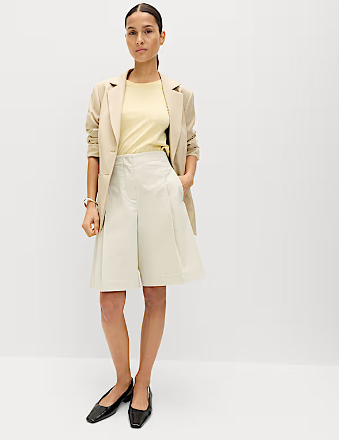 Béžové bermudy, Marks&Spencer, 899 Kč 