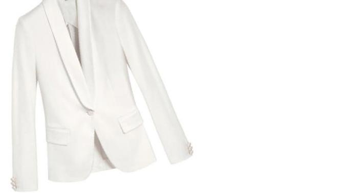Must have: bílé sako