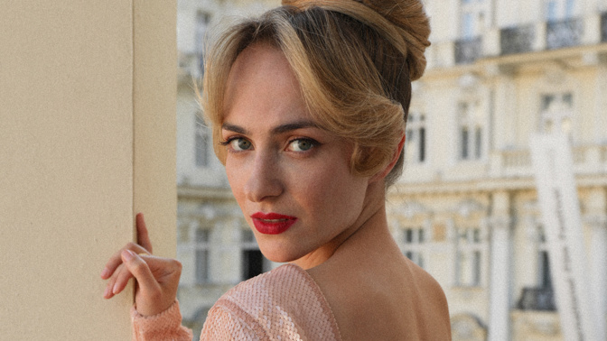  

Elizaveta Maximová v ELLE Beauty Lounge
