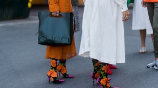 Co všichni nosí na fashion weeku?