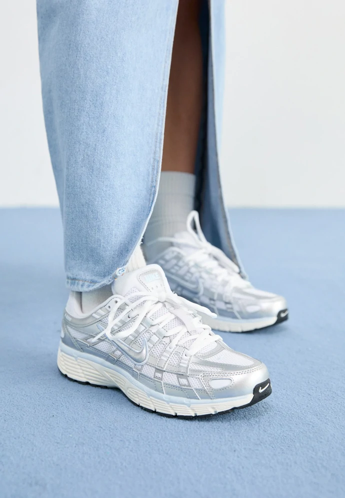 Tenisky Nike Sportswear P 6000, 2 296 Kč
