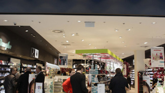 NOVÁ PARFUMERIE DOUGLAS