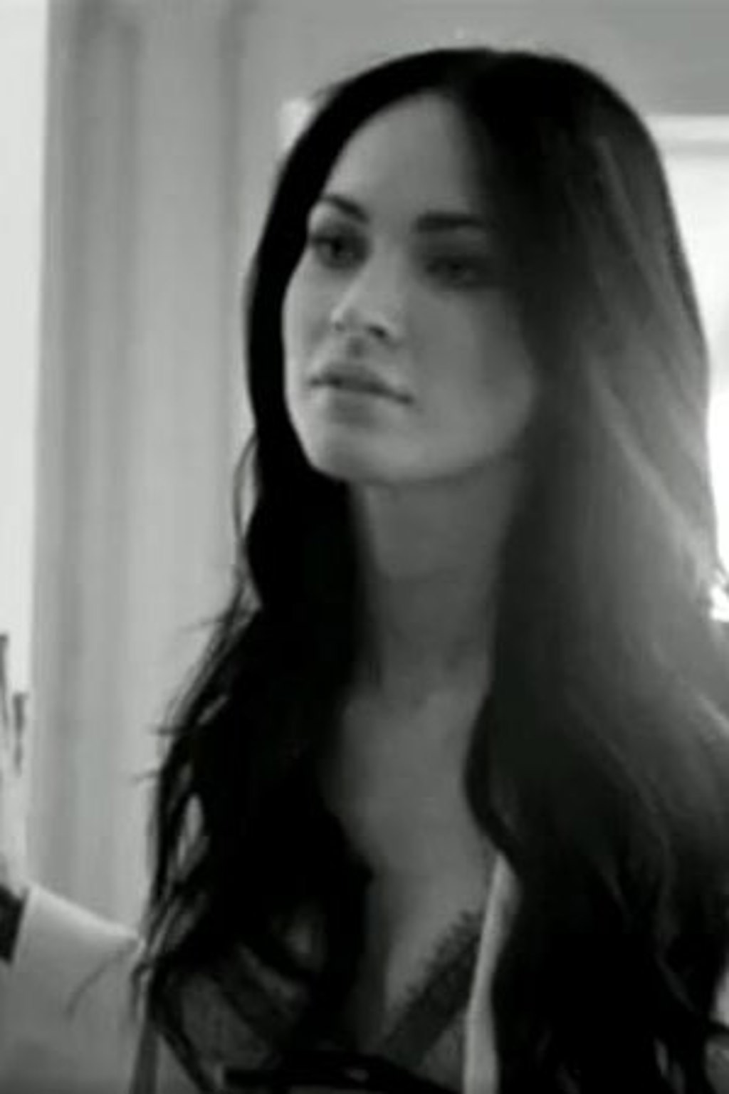 Nové video: Sexy Megan Fox pro Armani