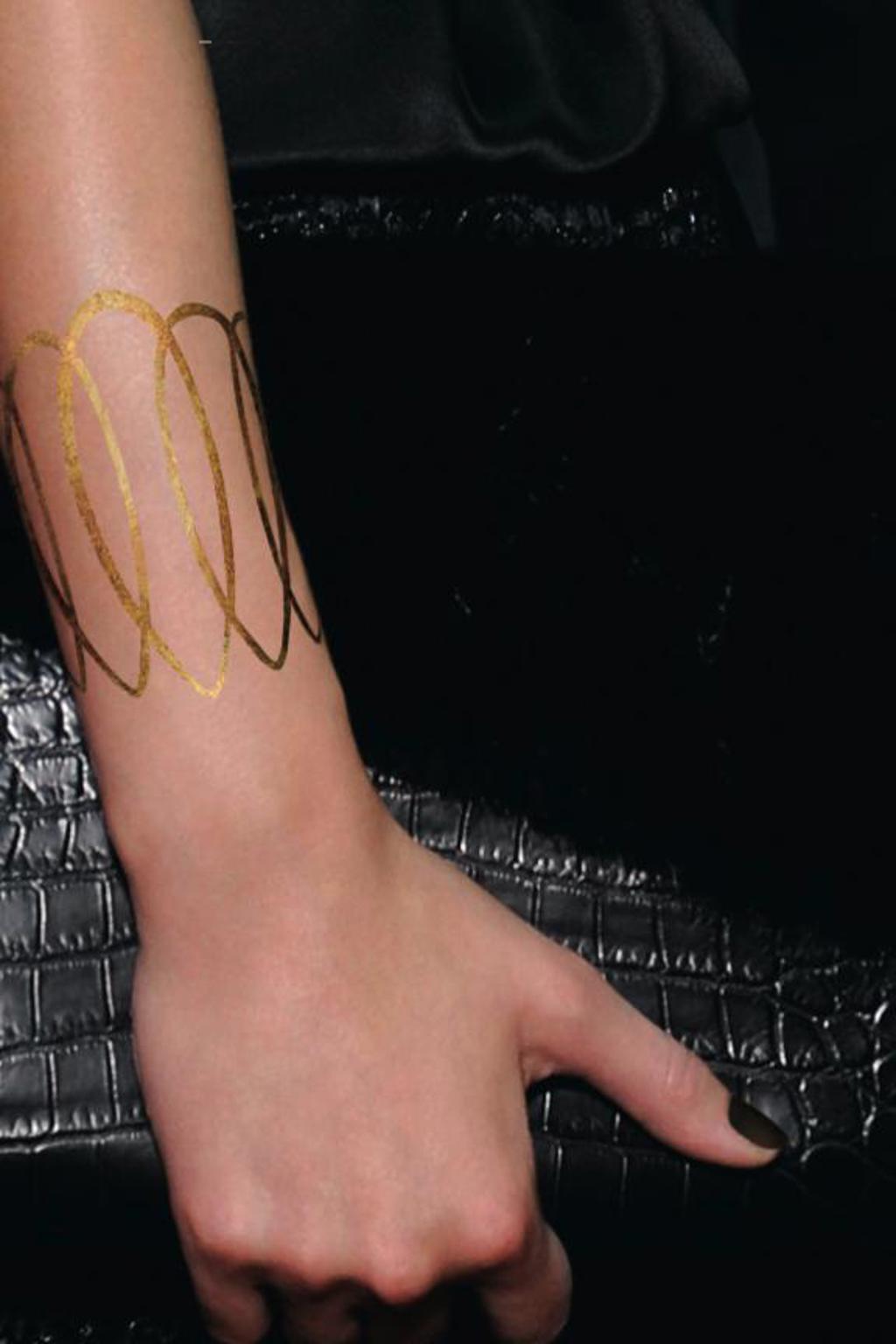 Nový trend: jednorázová tetování Dior Nový trend: jednorázová tetování Dior