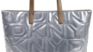 Oslavte první výročí DKNY Accessories