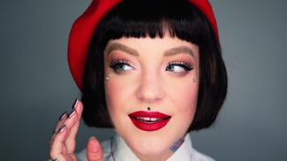 Koki testuje beauty trend: Pin-up make-up