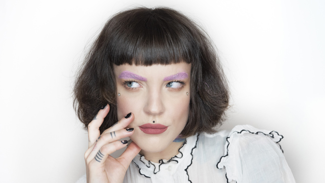 Koki testuje beauty trend: Color Eyebrows Koki testuje beauty trend: Color Eyebrows