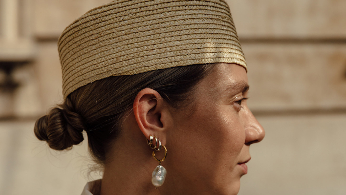 Pillbox hat