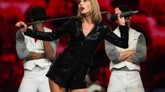 Party královna Taylor Swift