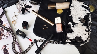 Party look během deseti minut. Co mít v kabelce?