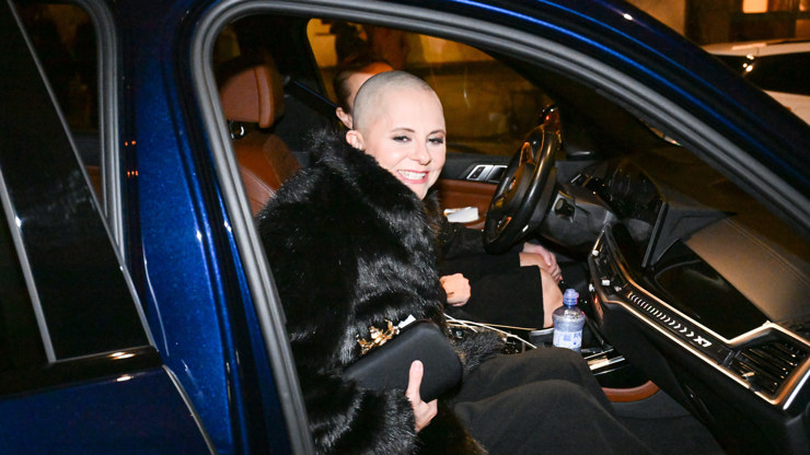 Sympatická Laďka Něrgešová odchází z party ShowTime. 