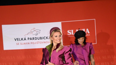 FOTO: Kocurová byla ve fialové nádherná.