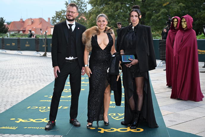 Michaela vynesla obří výstřih.