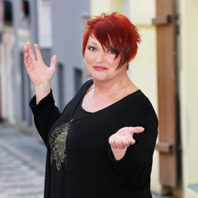 Nezaměnitelný hlas i osudový příběh: Valérie Zawadská na lásku nevěřila. Nakonec přišla a trvá přes 30 let bez i svatby 