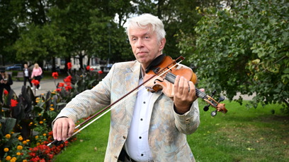 FOTO: Jan Svěcený hrál na své ikonické housle.