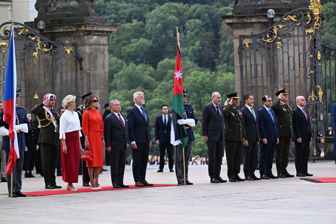 Prezident Petr Pavel s manželkou Evou přivítali na Hradě jordánský královský pár.