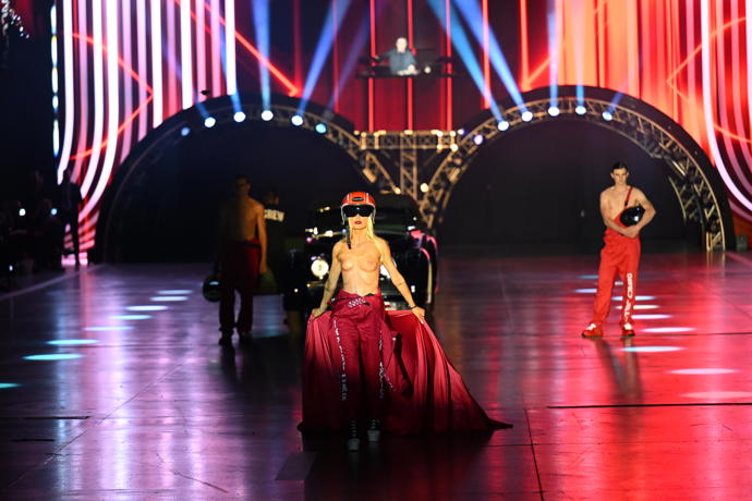 Simona Krainová otvírala show Osmana Laffity.